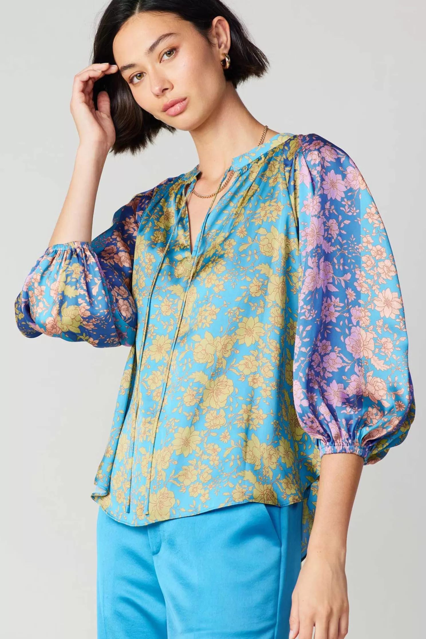 New Floral Colorblock Cuffed Blouse Blouses